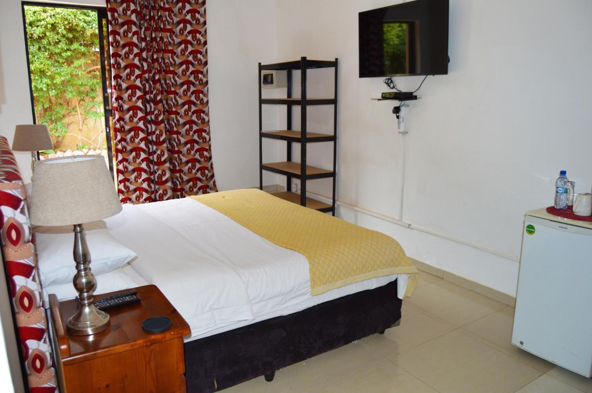 Bougainvilla Boutique Hotel & Restaurant Lubumbashi Bagian luar foto