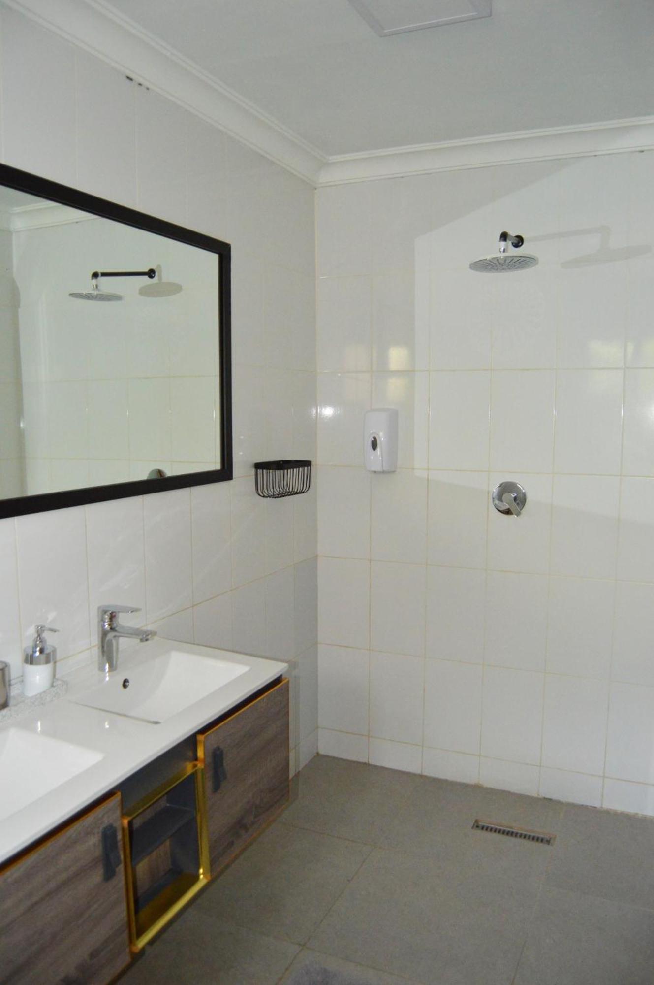 Bougainvilla Boutique Hotel & Restaurant Lubumbashi Bagian luar foto